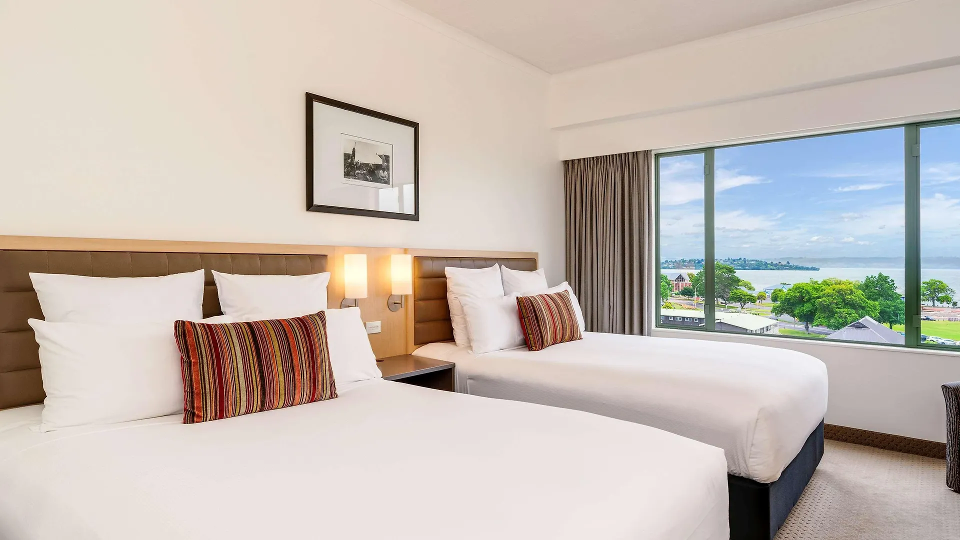 Novotel Rotorua Lakeside 4*,