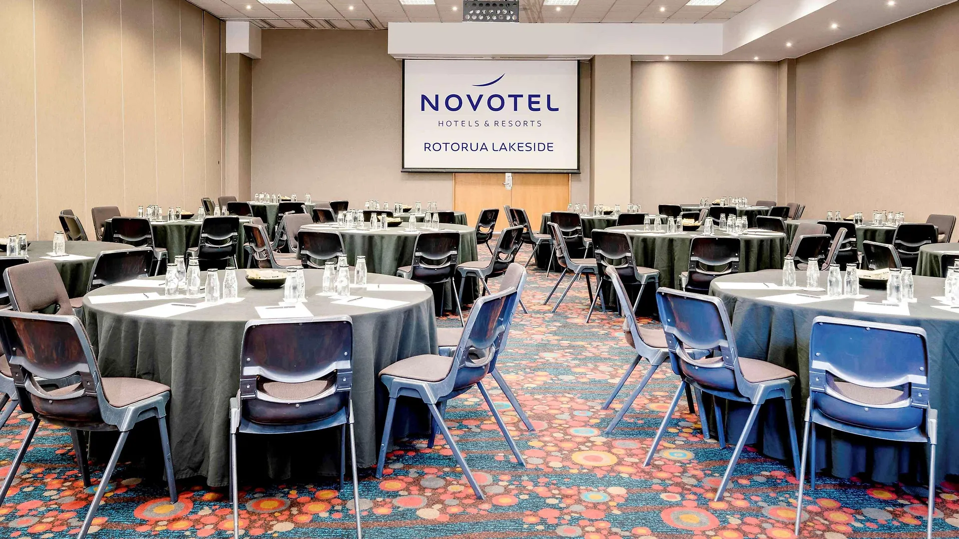 Novotel Rotorua Lakeside Hotel