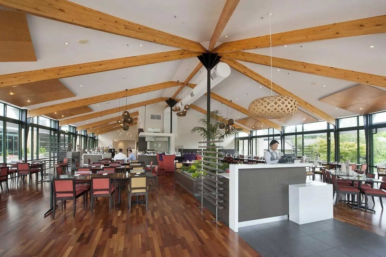 Novotel Rotorua Lakeside Hotel