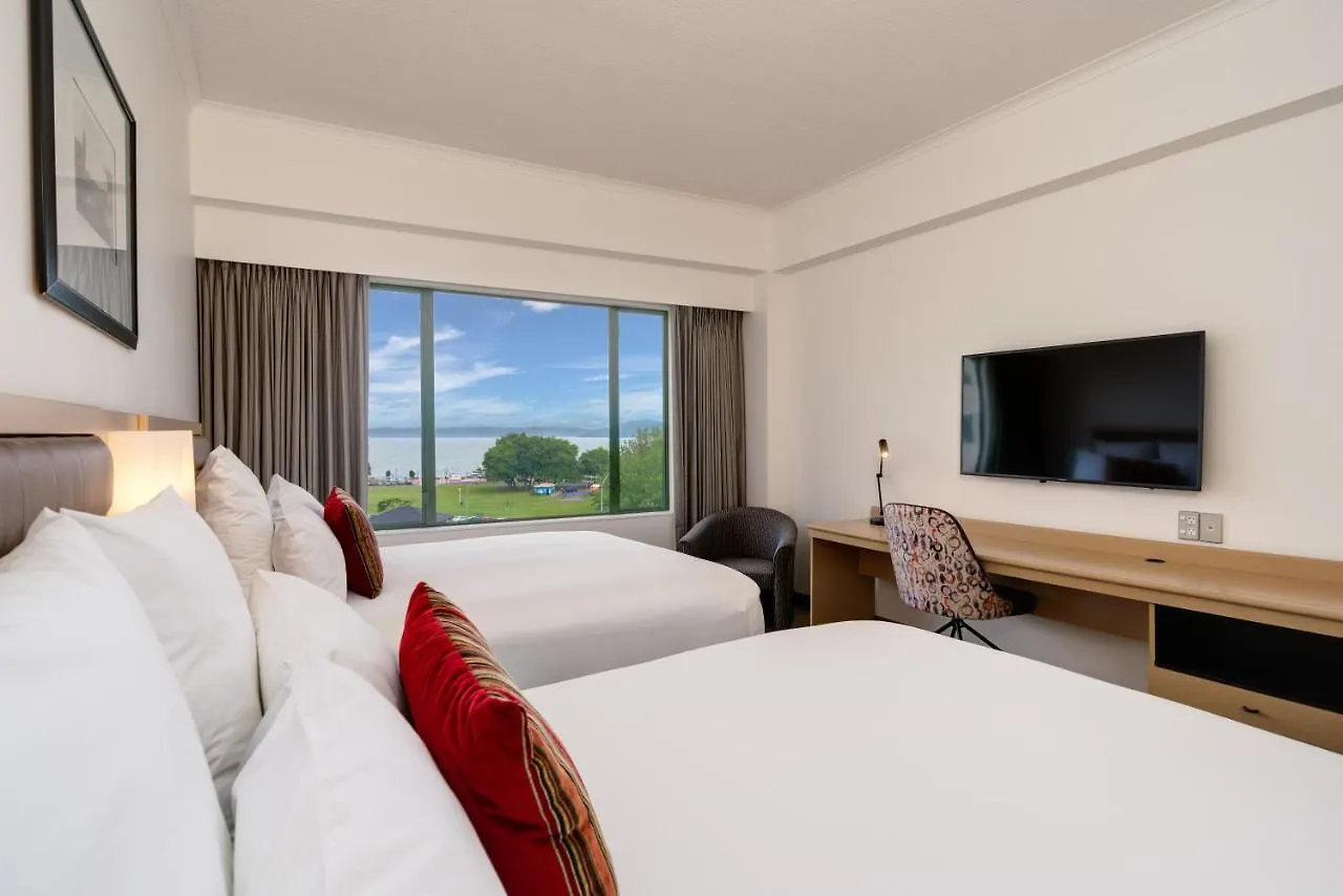 Novotel Rotorua Lakeside 4*,
