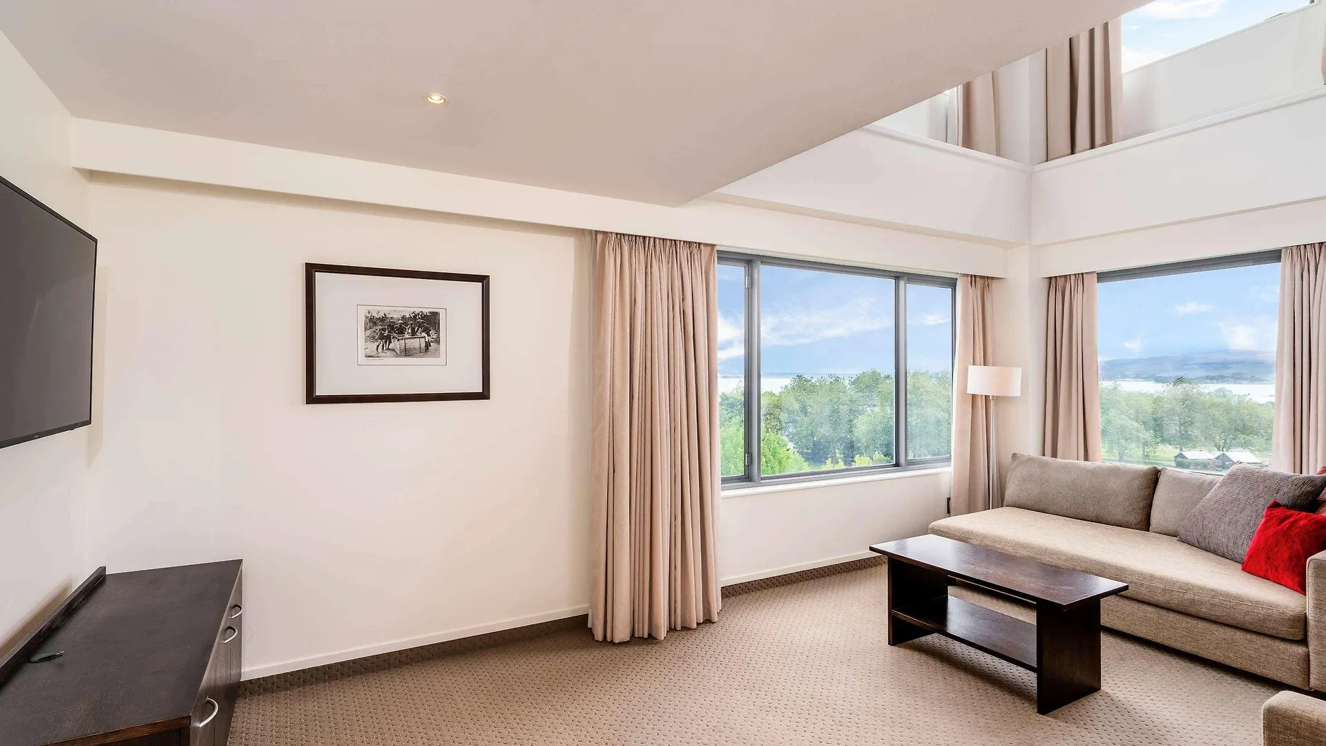 Novotel Rotorua Lakeside Otel